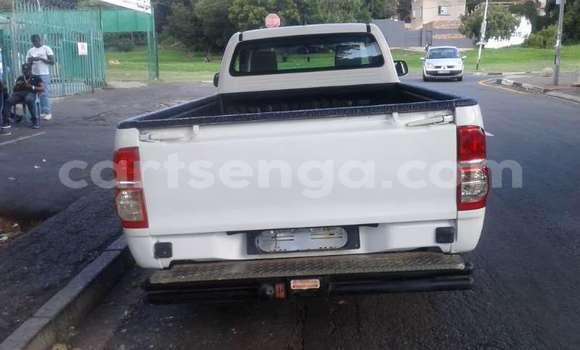 Acheter Occasion Voiture Toyota Hilux Blanc à Ezulwini, Hhohho Acheter Occasion Voiture Toyota Hilux Blanc à Ezulwini, Hhohho