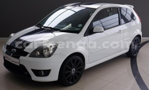 Nunua Ilio tumika Ford Fiesta White Gari ndani ya Hlatikulu nchini Wilaya ya Shiselweni Nunua Ilio tumika Ford Fiesta White Gari ndani ya Hlatikulu nchini Wilaya ya Shiselweni