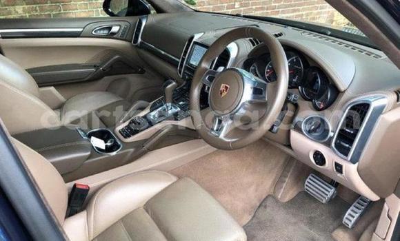 Nunua Ilio tumika Porsche Cayenne Black Gari ndani ya Hlatikulu nchini Wilaya ya Shiselweni Nunua Ilio tumika Porsche Cayenne Black Gari ndani ya Hlatikulu nchini Wilaya ya Shiselweni