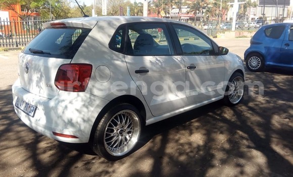Nunua Ilio tumika Volkswagen Polo White Gari ndani ya Ezulwini nchini Hhohho Nunua Ilio tumika Volkswagen Polo White Gari ndani ya Ezulwini nchini Hhohho