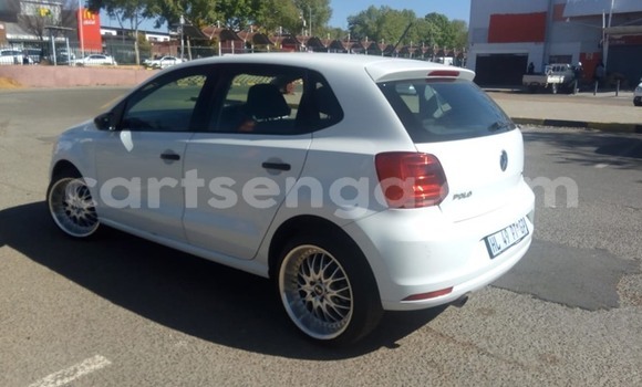 Nunua Ilio tumika Volkswagen Polo White Gari ndani ya Ezulwini nchini Hhohho Nunua Ilio tumika Volkswagen Polo White Gari ndani ya Ezulwini nchini Hhohho