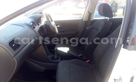 Nunua Ilio tumika Volkswagen Polo White Gari ndani ya Ezulwini nchini Hhohho Nunua Ilio tumika Volkswagen Polo White Gari ndani ya Ezulwini nchini Hhohho