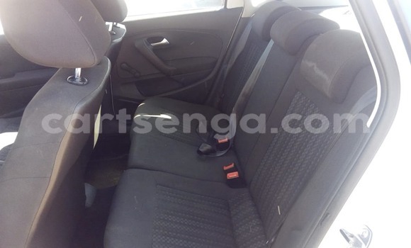 Nunua Ilio tumika Volkswagen Polo White Gari ndani ya Ezulwini nchini Hhohho Nunua Ilio tumika Volkswagen Polo White Gari ndani ya Ezulwini nchini Hhohho