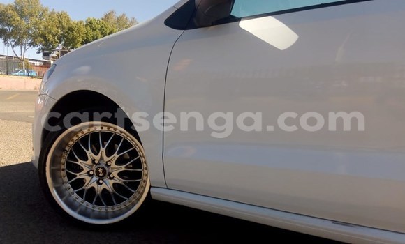 Nunua Ilio tumika Volkswagen Polo White Gari ndani ya Ezulwini nchini Hhohho Nunua Ilio tumika Volkswagen Polo White Gari ndani ya Ezulwini nchini Hhohho