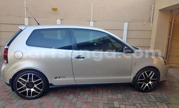 Nunua Ilio tumika Volkswagen Polo Silver Gari ndani ya Ezulwini nchini Hhohho Nunua Ilio tumika Volkswagen Polo Silver Gari ndani ya Ezulwini nchini Hhohho
