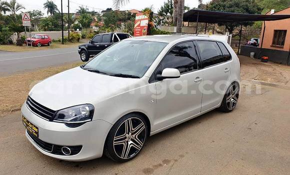 Acheter Occasion Voiture Volkswagen Polo Gris à Bulembu, Hhohho Acheter Occasion Voiture Volkswagen Polo Gris à Bulembu, Hhohho