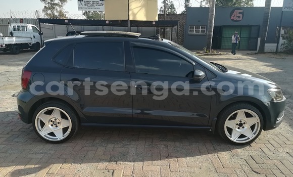 Nunua Ilio tumika Volkswagen Polo Silver Gari ndani ya Ezulwini nchini Hhohho Nunua Ilio tumika Volkswagen Polo Silver Gari ndani ya Ezulwini nchini Hhohho