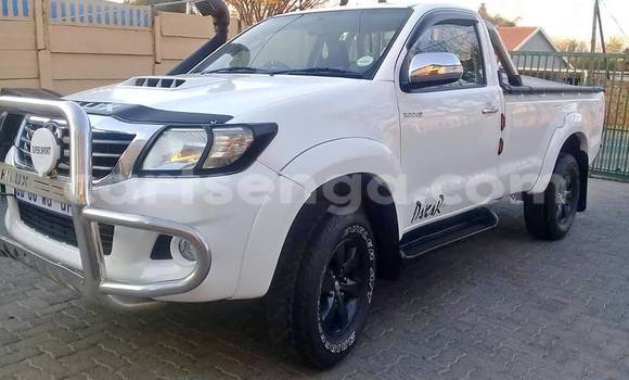 Nunua Ilio tumika Toyota Hilux White Gari ndani ya Bulembu nchini Hhohho Nunua Ilio tumika Toyota Hilux White Gari ndani ya Bulembu nchini Hhohho