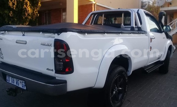 Nunua Ilio tumika Toyota Hilux White Gari ndani ya Bulembu nchini Hhohho Nunua Ilio tumika Toyota Hilux White Gari ndani ya Bulembu nchini Hhohho
