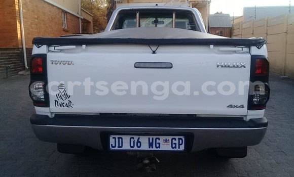 Nunua Ilio tumika Toyota Hilux White Gari ndani ya Bulembu nchini Hhohho Nunua Ilio tumika Toyota Hilux White Gari ndani ya Bulembu nchini Hhohho