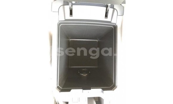 Acheter Import Voiture Toyota Prado Noir à Import - Dubai, Hhohho Acheter Import Voiture Toyota Prado Noir à Import - Dubai, Hhohho