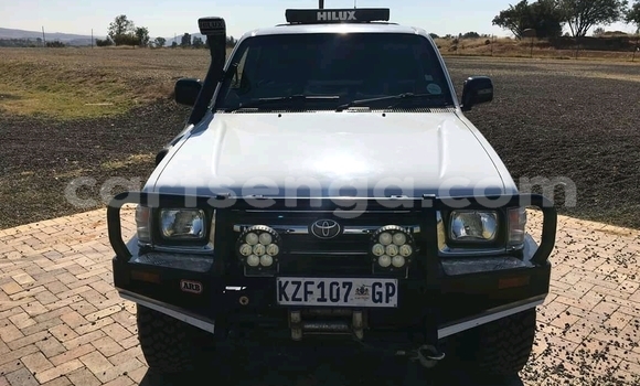Buy Used Toyota Hilux White Car in Manzini in Manzini Buy Used Toyota Hilux White Car in Manzini in Manzini