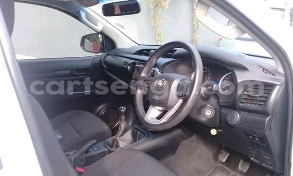 Acheter Occasion Voiture Toyota Hilux Blanc à Manzini, Manzini Acheter Occasion Voiture Toyota Hilux Blanc à Manzini, Manzini