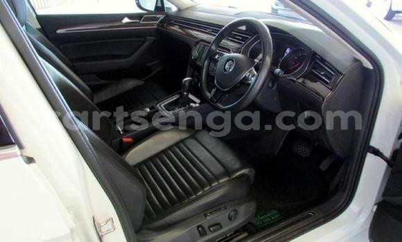 Acheter Occasion Voiture Volkswagen Passat Blanc à Mbabane, Manzini Acheter Occasion Voiture Volkswagen Passat Blanc à Mbabane, Manzini