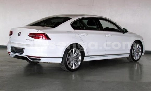 Acheter Occasion Voiture Volkswagen Passat Blanc à Mbabane, Manzini Acheter Occasion Voiture Volkswagen Passat Blanc à Mbabane, Manzini
