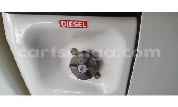 Nunua Ilio tumika Toyota Land Cruiser Beige Gari ndani ya Manzini nchini Manzini Nunua Ilio tumika Toyota Land Cruiser Beige Gari ndani ya Manzini nchini Manzini