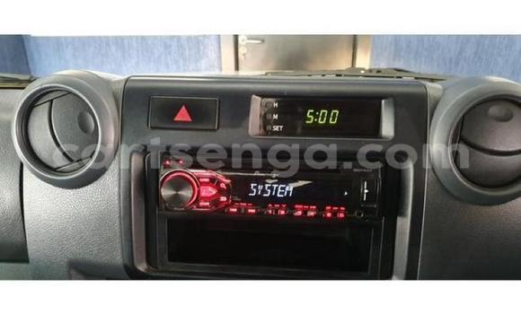 Nunua Ilio tumika Toyota Land Cruiser Beige Gari ndani ya Manzini nchini Manzini Nunua Ilio tumika Toyota Land Cruiser Beige Gari ndani ya Manzini nchini Manzini