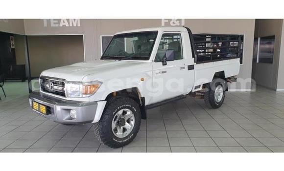 Nunua Ilio tumika Toyota Land Cruiser Beige Gari ndani ya Manzini nchini Manzini Nunua Ilio tumika Toyota Land Cruiser Beige Gari ndani ya Manzini nchini Manzini