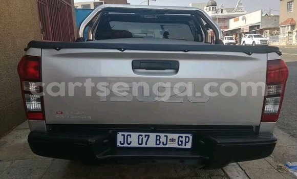 Acheter Occasion Voiture Isuzu KB Gris à Manzini, Manzini Acheter Occasion Voiture Isuzu KB Gris à Manzini, Manzini