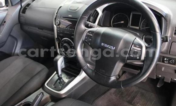 Nunua Ilio tumika Isuzu KB White Gari ndani ya Manzini nchini Manzini Nunua Ilio tumika Isuzu KB White Gari ndani ya Manzini nchini Manzini