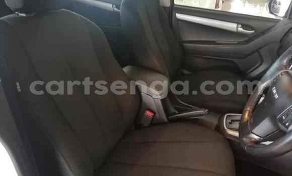 Nunua Ilio tumika Isuzu KB White Gari ndani ya Manzini nchini Manzini Nunua Ilio tumika Isuzu KB White Gari ndani ya Manzini nchini Manzini