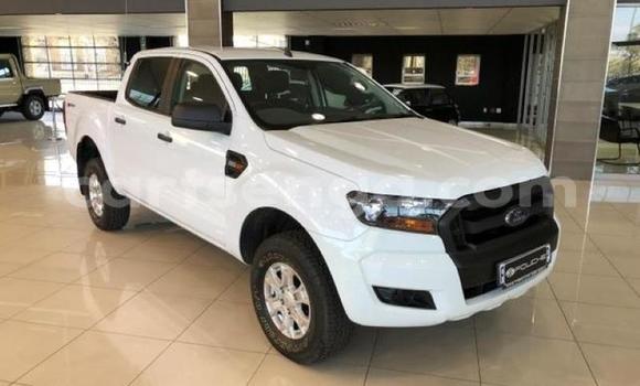 Nunua Ilio tumika Ford Ranger White Gari ndani ya Manzini nchini Manzini Nunua Ilio tumika Ford Ranger White Gari ndani ya Manzini nchini Manzini