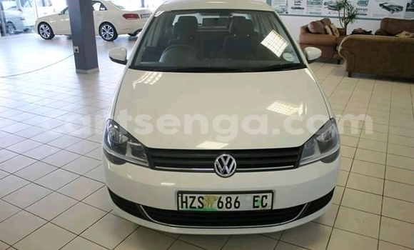 Acheter Occasion Voiture Volkswagen Polo Blanc à Bulembu, Hhohho Acheter Occasion Voiture Volkswagen Polo Blanc à Bulembu, Hhohho
