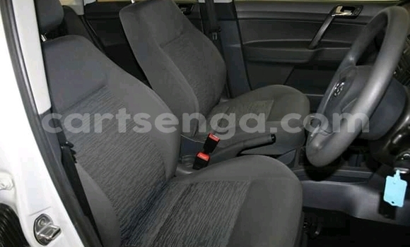 Acheter Occasion Voiture Volkswagen Polo Blanc à Bulembu, Hhohho Acheter Occasion Voiture Volkswagen Polo Blanc à Bulembu, Hhohho