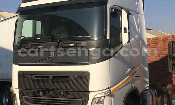 Acheter Occasion Utilitaire Volvo F4 Blanc à Bhunya, Manzini Acheter Occasion Utilitaire Volvo F4 Blanc à Bhunya, Manzini