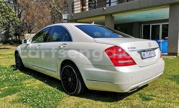 Acheter Occasion Voiture Mercedes‒Benz 300CD Blanc à Ezulwini, Hhohho Acheter Occasion Voiture Mercedes‒Benz 300CD Blanc à Ezulwini, Hhohho