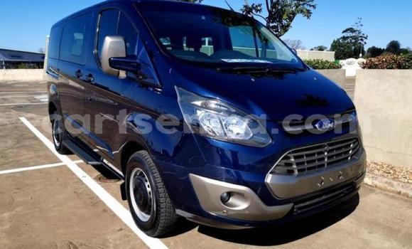 Acheter Occasion Voiture Ford Tourneo Courier Bleu à Manzini, Manzini Acheter Occasion Voiture Ford Tourneo Courier Bleu à Manzini, Manzini