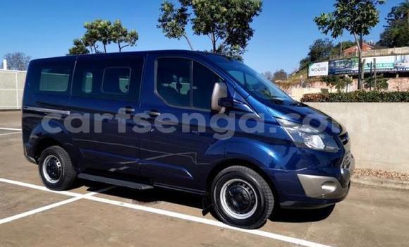 Acheter Occasion Voiture Ford Tourneo Courier Bleu à Manzini, Manzini Acheter Occasion Voiture Ford Tourneo Courier Bleu à Manzini, Manzini