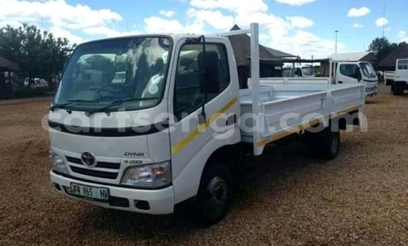 Acheter Occasion Voiture Toyota Dyna Blanc à Bulembu, Hhohho Acheter Occasion Voiture Toyota Dyna Blanc à Bulembu, Hhohho