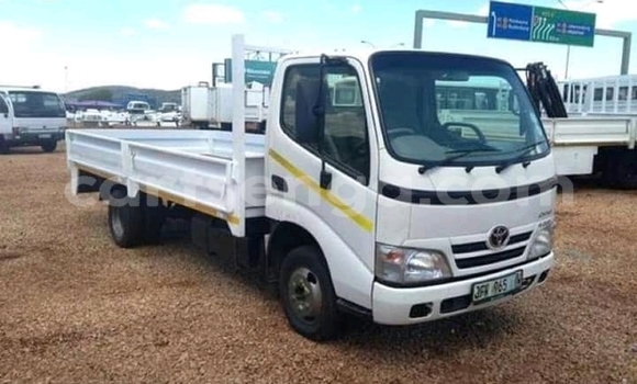 Acheter Occasion Voiture Toyota Dyna Blanc à Bulembu, Hhohho Acheter Occasion Voiture Toyota Dyna Blanc à Bulembu, Hhohho