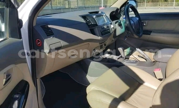 Acheter Occasion Voiture Toyota Fortuner Blanc à Bhunya, Manzini Acheter Occasion Voiture Toyota Fortuner Blanc à Bhunya, Manzini