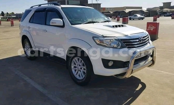 Acheter Occasion Voiture Toyota Fortuner Blanc à Bhunya, Manzini Acheter Occasion Voiture Toyota Fortuner Blanc à Bhunya, Manzini