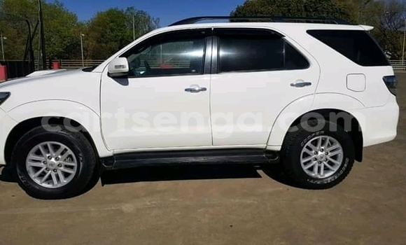 Acheter Occasion Voiture Toyota Fortuner Blanc à Bhunya, Manzini Acheter Occasion Voiture Toyota Fortuner Blanc à Bhunya, Manzini