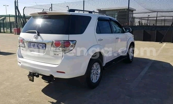 Acheter Occasion Voiture Toyota Fortuner Blanc à Bhunya, Manzini Acheter Occasion Voiture Toyota Fortuner Blanc à Bhunya, Manzini