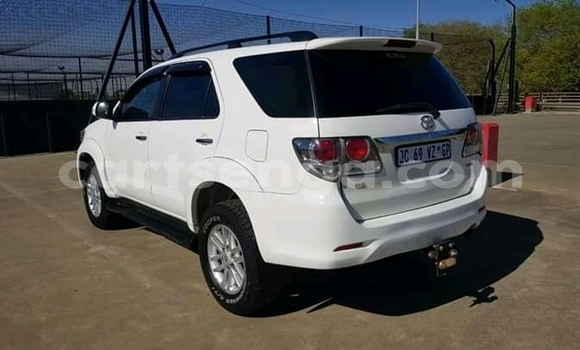 Acheter Occasion Voiture Toyota Fortuner Blanc à Bhunya, Manzini Acheter Occasion Voiture Toyota Fortuner Blanc à Bhunya, Manzini