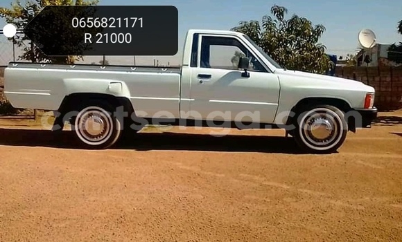 Acheter Occasion Voiture Toyota Hilux Blanc à Bulembu, Hhohho Acheter Occasion Voiture Toyota Hilux Blanc à Bulembu, Hhohho