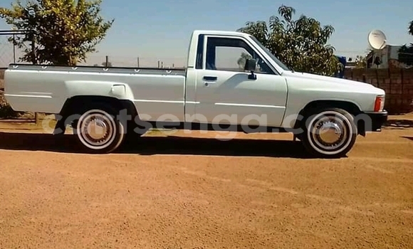 Acheter Occasion Voiture Toyota Hilux Blanc à Bulembu, Hhohho Acheter Occasion Voiture Toyota Hilux Blanc à Bulembu, Hhohho