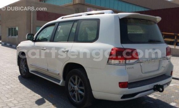 Buy Import Toyota Land Cruiser White Car in Import - Dubai in Hhohho Buy Import Toyota Land Cruiser White Car in Import - Dubai in Hhohho