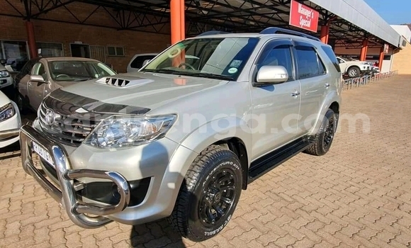 Acheter Occasion Voiture Toyota Fortuner Blanc à Manzini, Manzini Acheter Occasion Voiture Toyota Fortuner Blanc à Manzini, Manzini