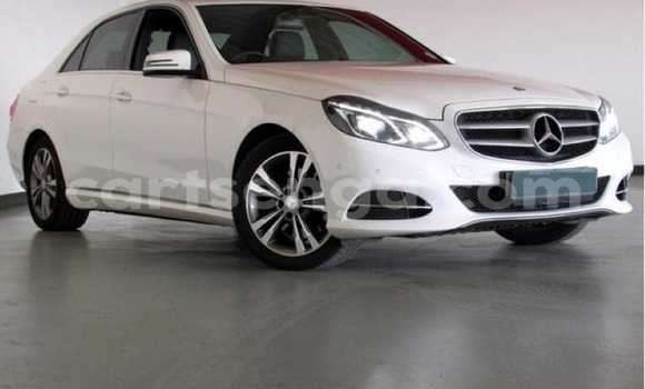 Acheter Occasion Voiture Mercedes‒Benz E–Class Blanc à Mbabane, Manzini Acheter Occasion Voiture Mercedes‒Benz E–Class Blanc à Mbabane, Manzini