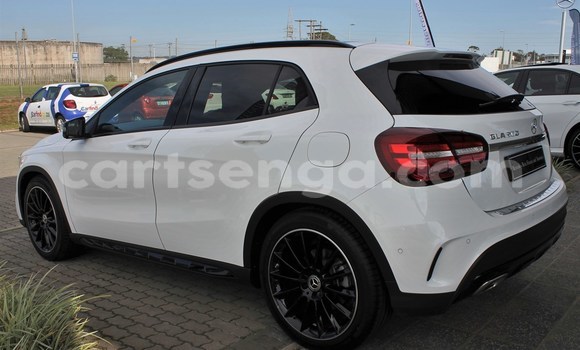 Acheter Occasion Voiture Mercedes‒Benz 200 Blanc à Malkerns, Manzini Acheter Occasion Voiture Mercedes‒Benz 200 Blanc à Malkerns, Manzini