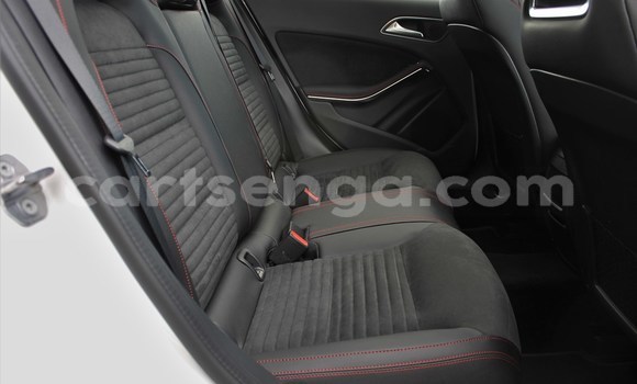 Acheter Occasion Voiture Mercedes‒Benz 200 Blanc à Malkerns, Manzini Acheter Occasion Voiture Mercedes‒Benz 200 Blanc à Malkerns, Manzini