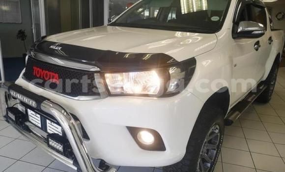 Nunua Ilio tumika Toyota Hilux White Gari ndani ya Manzini nchini Manzini Nunua Ilio tumika Toyota Hilux White Gari ndani ya Manzini nchini Manzini