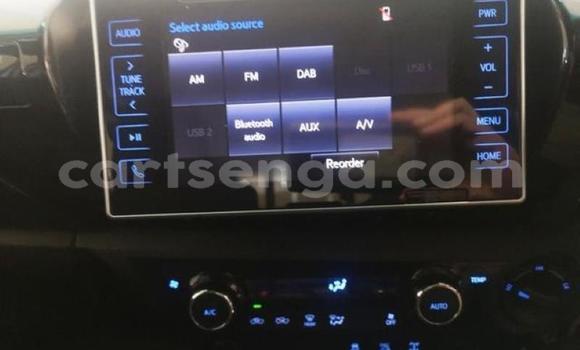 Nunua Ilio tumika Toyota Hilux White Gari ndani ya Manzini nchini Manzini Nunua Ilio tumika Toyota Hilux White Gari ndani ya Manzini nchini Manzini