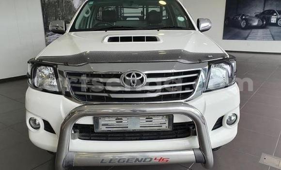 Nunua Ilio tumika Toyota Hilux White Gari ndani ya Mbabane nchini Manzini Nunua Ilio tumika Toyota Hilux White Gari ndani ya Mbabane nchini Manzini