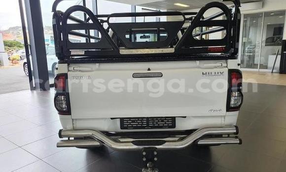 Nunua Ilio tumika Toyota Hilux White Gari ndani ya Mbabane nchini Manzini Nunua Ilio tumika Toyota Hilux White Gari ndani ya Mbabane nchini Manzini